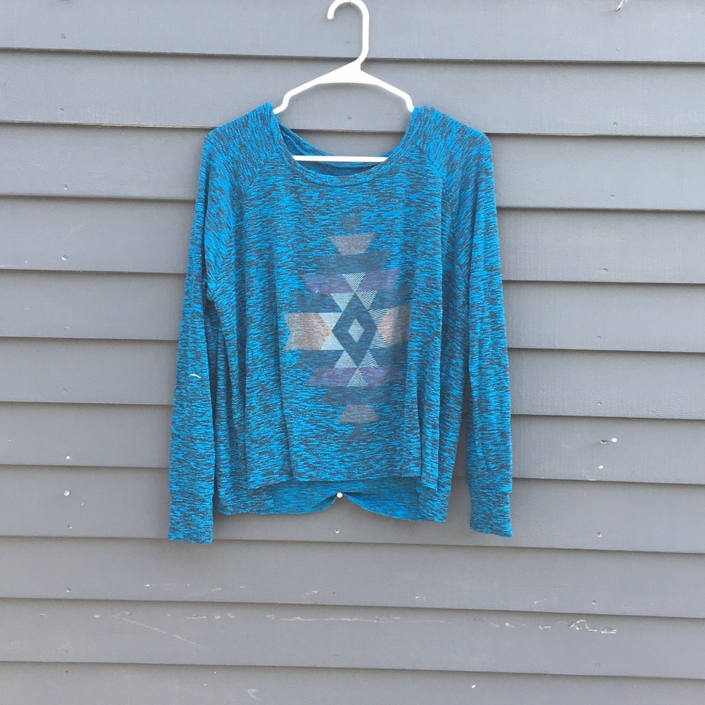 long sleeved cropped shirt